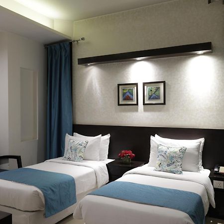 Rockland Hotel, C.R Park Ню Делхи Екстериор снимка