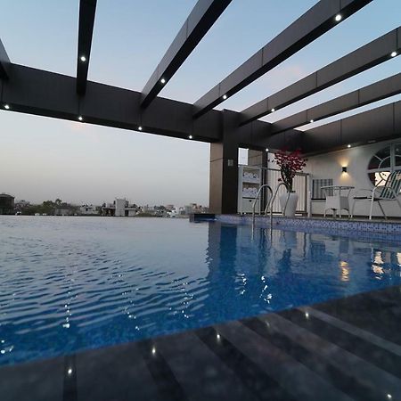 Rockland Hotel, C.R Park Ню Делхи Екстериор снимка