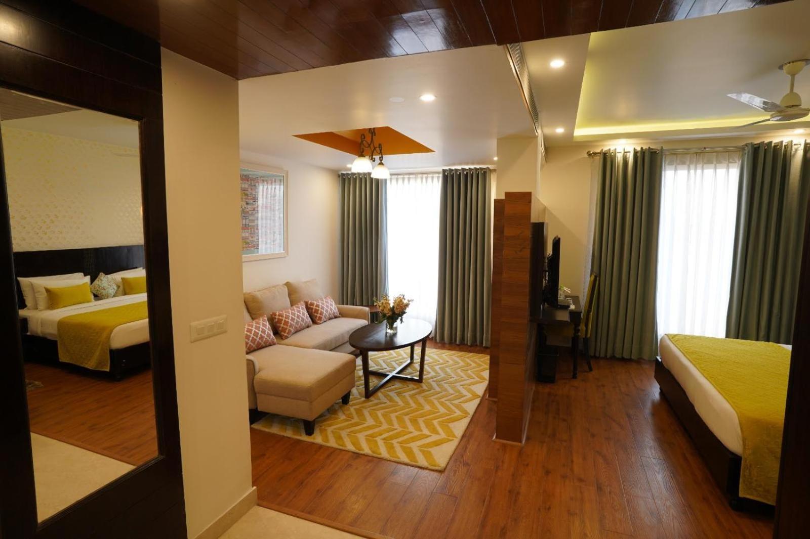 Rockland Hotel, C.R Park Ню Делхи Екстериор снимка