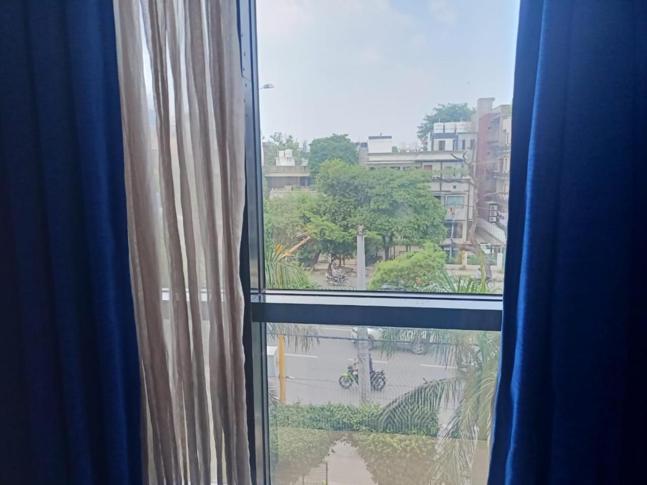 Rockland Hotel, C.R Park Ню Делхи Екстериор снимка