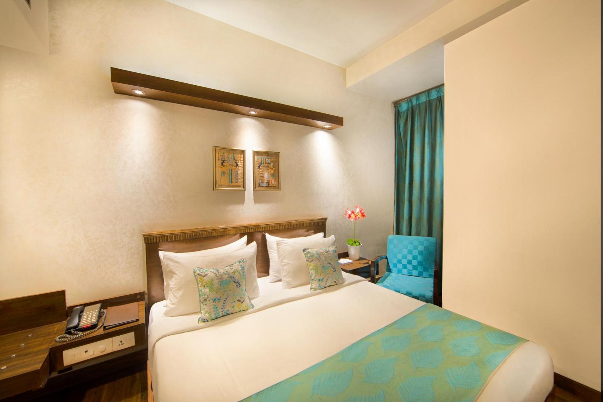 Rockland Hotel, C.R Park Ню Делхи Екстериор снимка