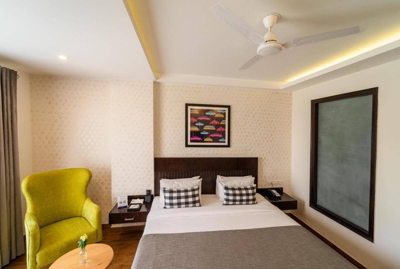Rockland Hotel, C.R Park Ню Делхи Екстериор снимка