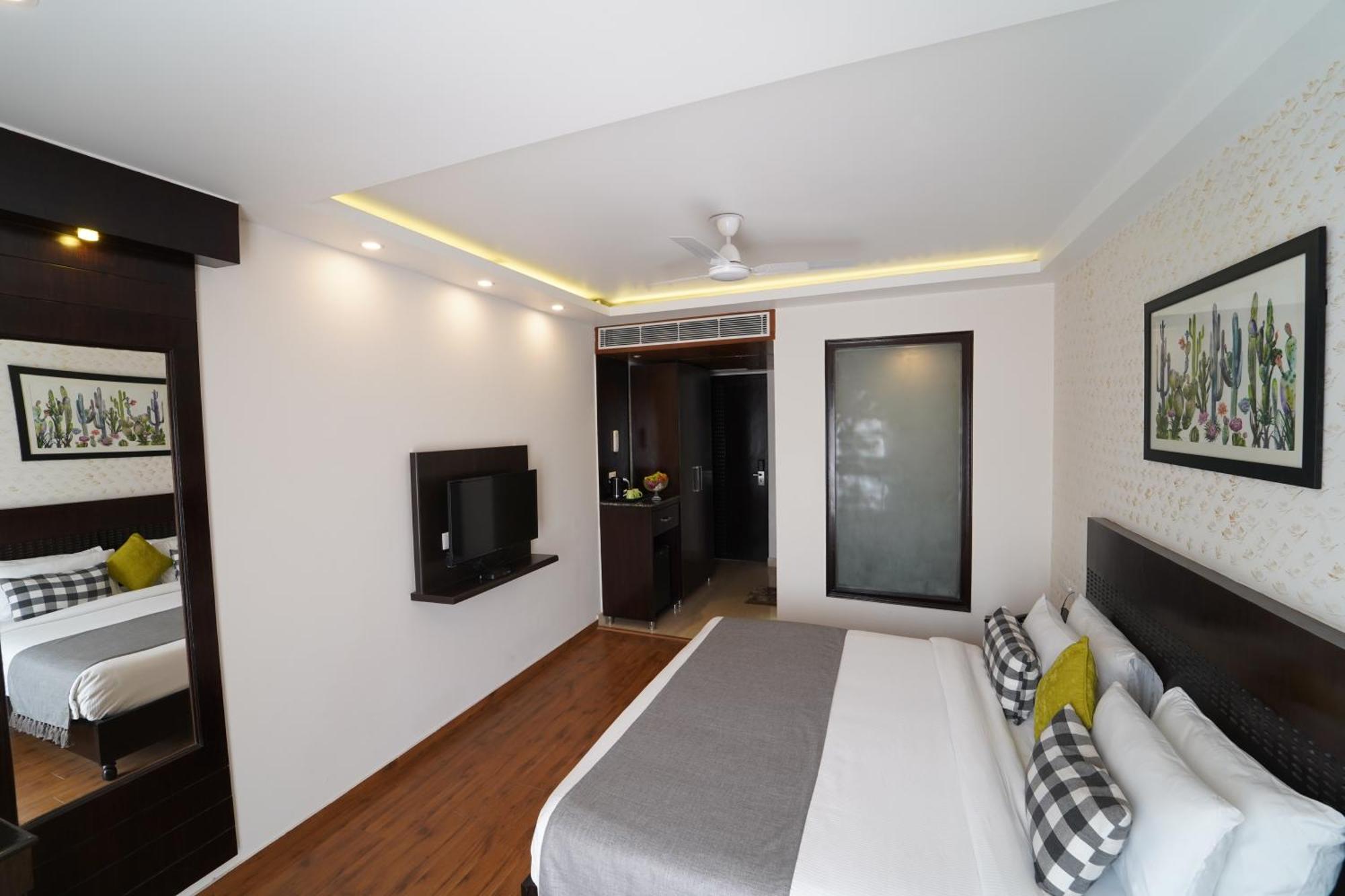 Rockland Hotel, C.R Park Ню Делхи Екстериор снимка