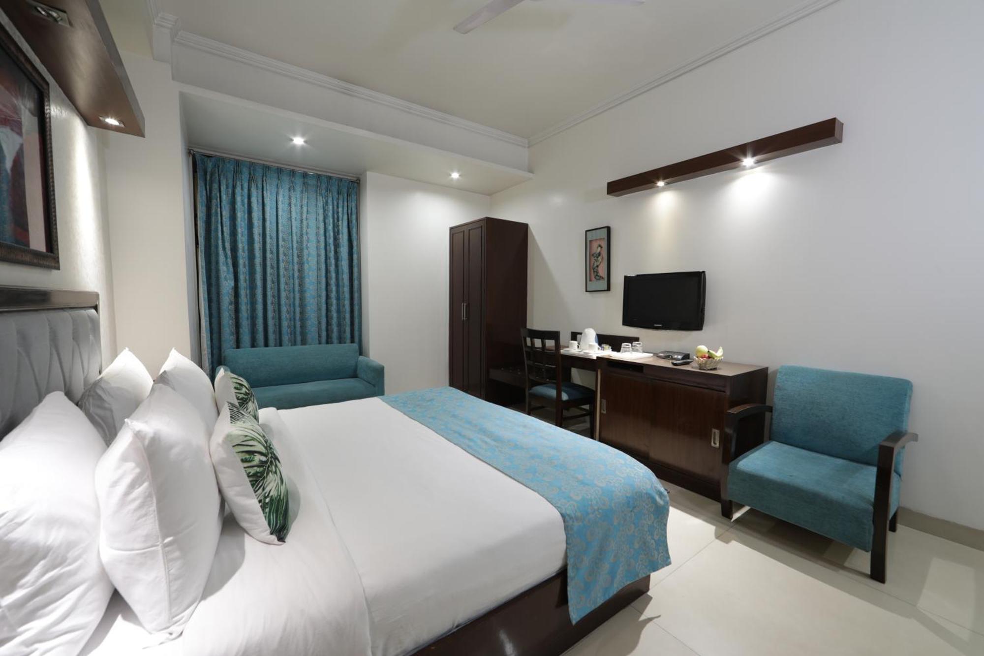 Rockland Hotel, C.R Park Ню Делхи Екстериор снимка