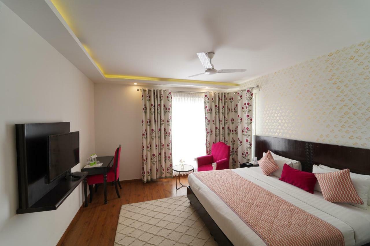 Rockland Hotel, C.R Park Ню Делхи Екстериор снимка