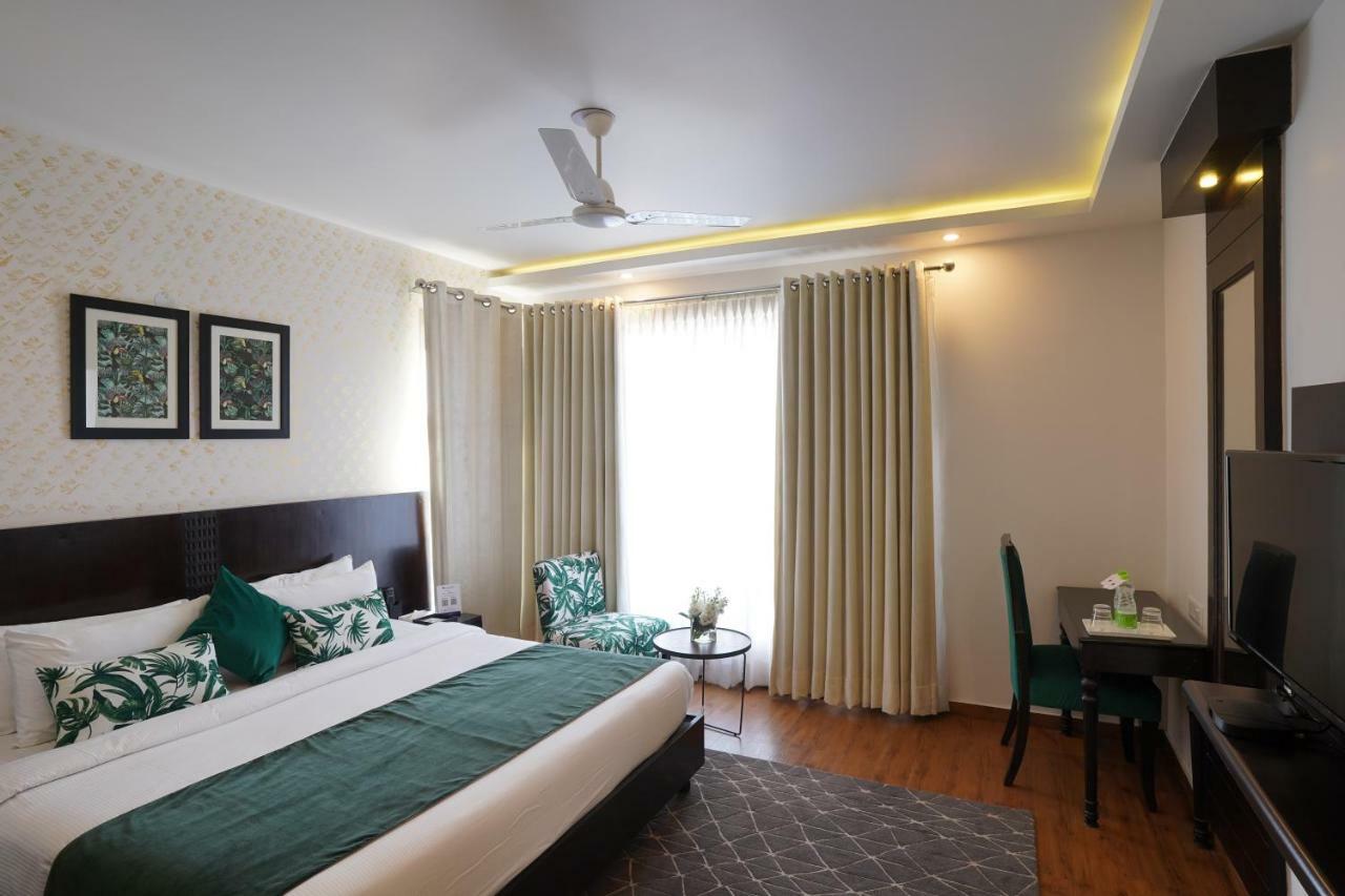 Rockland Hotel, C.R Park Ню Делхи Екстериор снимка